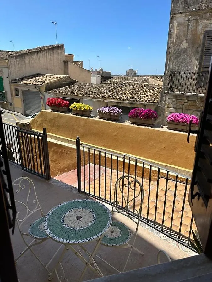 Amuni Holiday Home Noto Italy